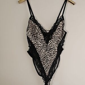 Seductive Wear By Cinema Exile Leopard Print‎ Lace Bodysuit. Sz Meduim